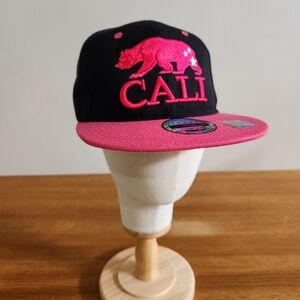 NWT CALI Bear Embroiered California Unisex Snapback Hat in Black Pink